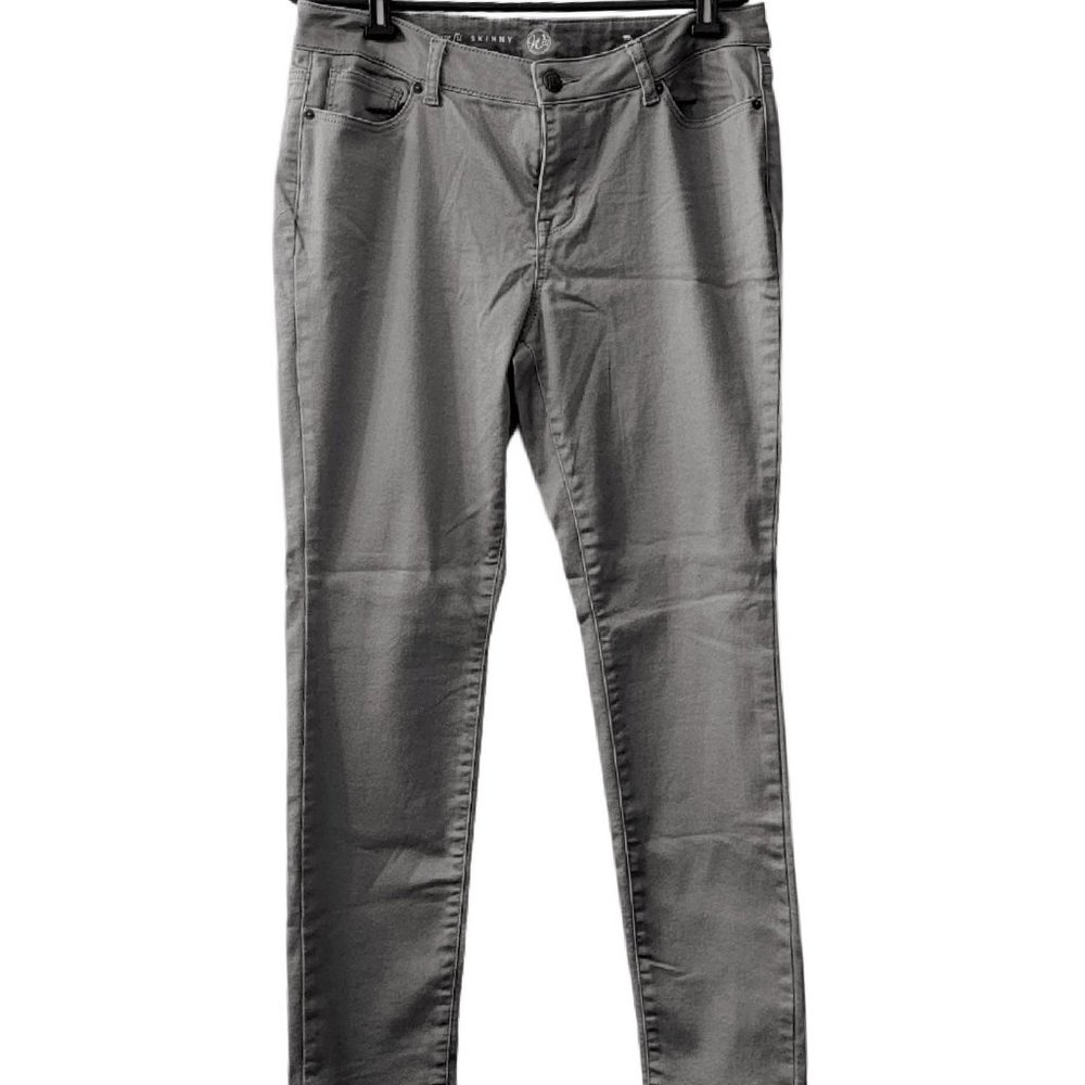 NWOT W62 Gray Signature Fit Skinny Jeans – Size 10